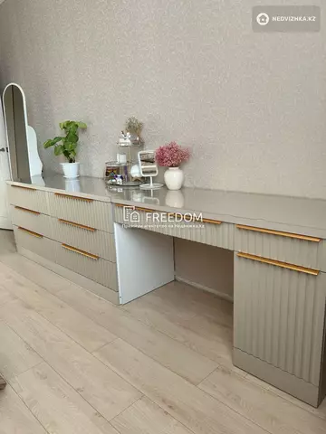 2-комнатная квартира, этаж 6 из 16, 64 м²