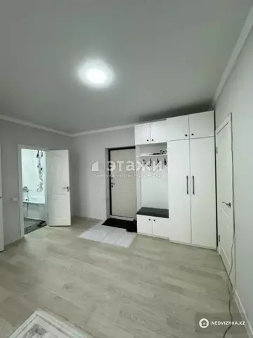 2-комнатная квартира, этаж 9 из 10, 60 м²