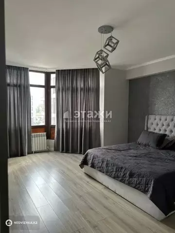 3-комнатная квартира, этаж 4 из 5, 96 м²
