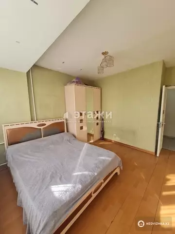 2-комнатная квартира, этаж 4 из 5, 63 м²