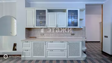 5-комнатная квартира, этаж 9 из 10, 260 м²