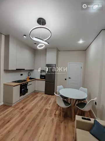2-комнатная квартира, этаж 4 из 17, 45 м²