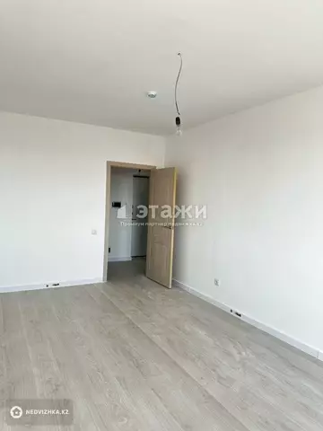 1-комнатная квартира, этаж 3 из 5, 38 м²