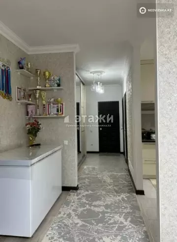 2-комнатная квартира, этаж 13 из 13, 60 м²