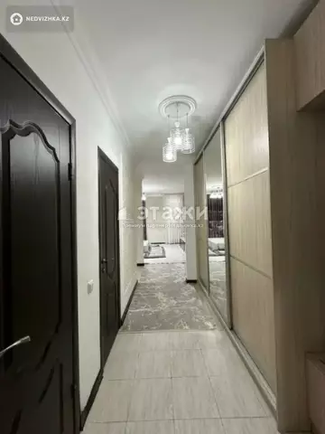 2-комнатная квартира, этаж 13 из 13, 60 м²
