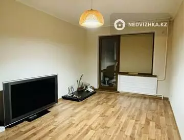 1-комнатная квартира, этаж 4 из 5, 33 м²
