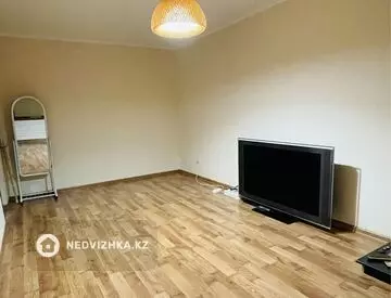 1-комнатная квартира, этаж 4 из 5, 33 м²