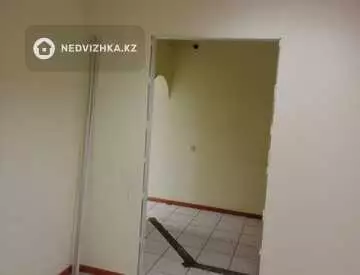 Офисное помещение, этаж 1 из 1, в жилом доме, 43 м², на длительный срок