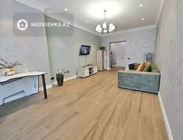 2-комнатная квартира, этаж 3 из 17, 76 м²