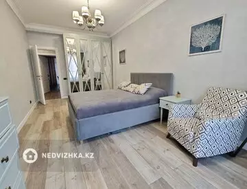 2-комнатная квартира, этаж 3 из 17, 76 м²