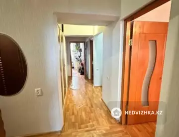 4-комнатная квартира, этаж 9 из 9, 100 м²