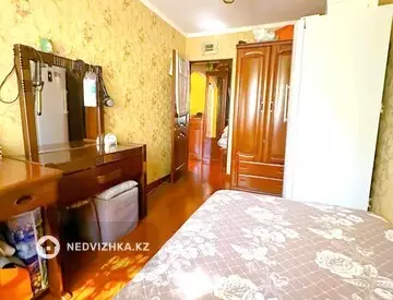 3-комнатная квартира, этаж 4 из 4, 58 м²