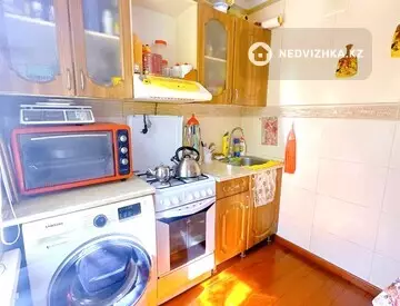 3-комнатная квартира, этаж 4 из 4, 58 м²