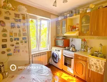 3-комнатная квартира, этаж 4 из 4, 58 м²