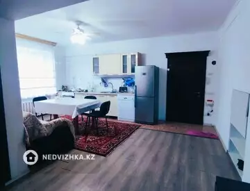 1-комнатная квартира, этаж 1 из 5, 55 м², на длительный срок