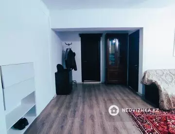 1-комнатная квартира, этаж 1 из 5, 55 м², на длительный срок