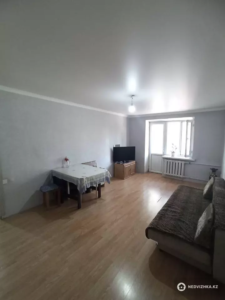 60 м², 3-комнатная квартира, этаж 2 из 3, 60 м², изображение - 1