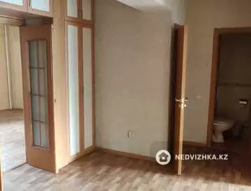 3-комнатная квартира, этаж 2 из 8, 67 м²