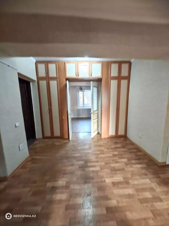 70 м², 3-комнатная квартира, этаж 2 из 8, 70 м², изображение - 1