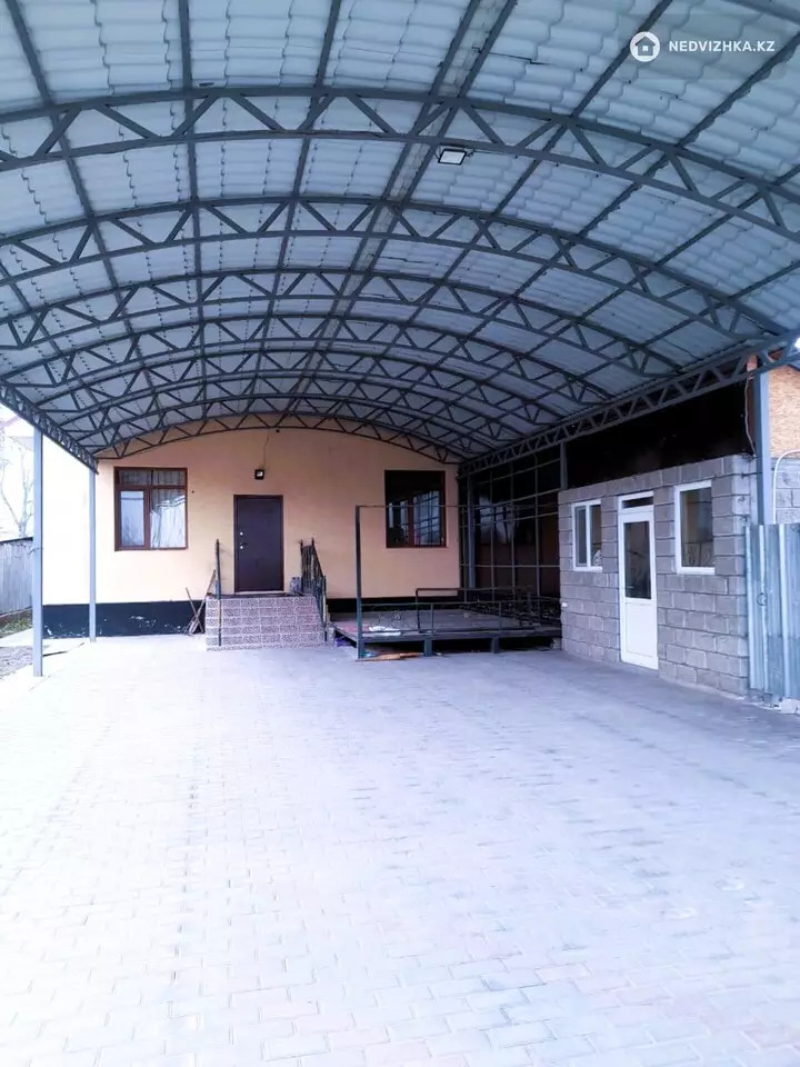 326 м², 4-комнатный дом, 10 соток, 326 м², изображение - 1