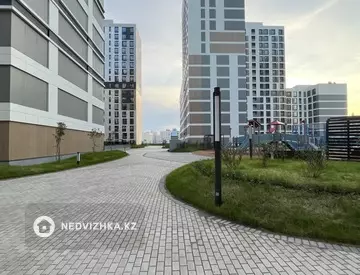 2-комнатная квартира, этаж 4 из 18, 62 м²