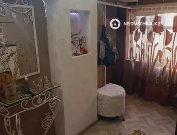 5-комнатный дом, 6 соток, 64 м²