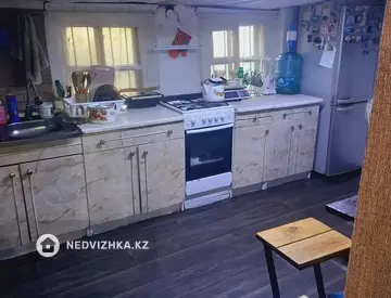 5-комнатный дом, 6 соток, 64 м²