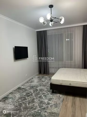1-комнатная квартира, этаж 4 из 8, 38 м²
