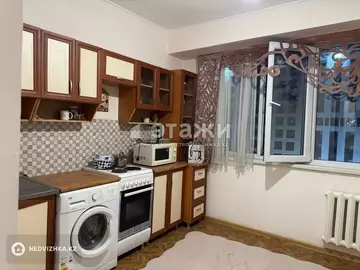 3-комнатная квартира, этаж 8 из 9, 63 м²