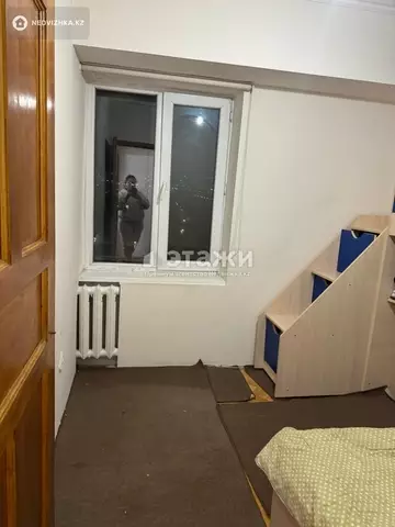 3-комнатная квартира, этаж 8 из 9, 63 м²