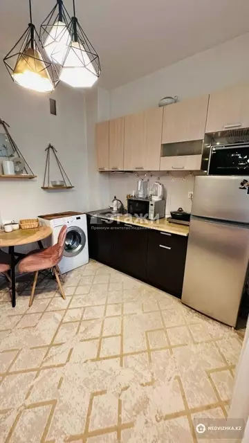 1-комнатная квартира, этаж 8 из 9, 40 м²