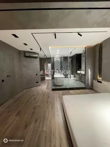 4-комнатная квартира, этаж 10 из 17, 118 м²