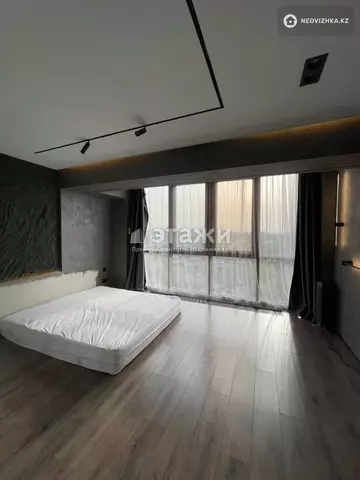 4-комнатная квартира, этаж 10 из 17, 118 м²