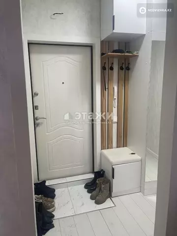 1-комнатная квартира, этаж 9 из 9, 42 м²