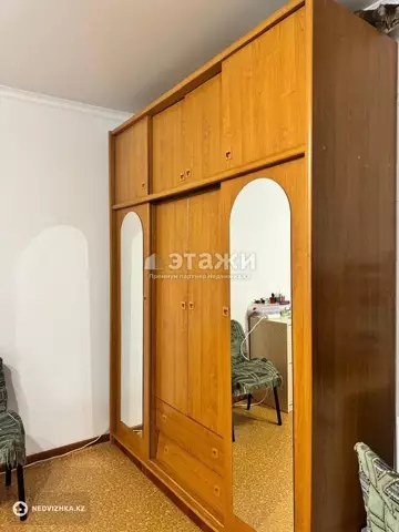 1-комнатная квартира, этаж 4 из 5, 38 м²