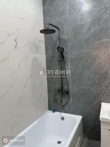 2-комнатная квартира, этаж 9 из 10, 38 м²