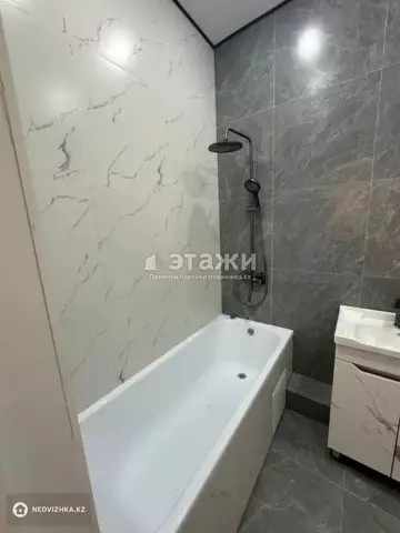 2-комнатная квартира, этаж 9 из 10, 38 м²