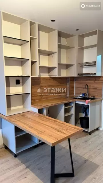 2-комнатная квартира, этаж 9 из 9, 37 м²