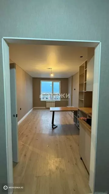2-комнатная квартира, этаж 9 из 9, 37 м²