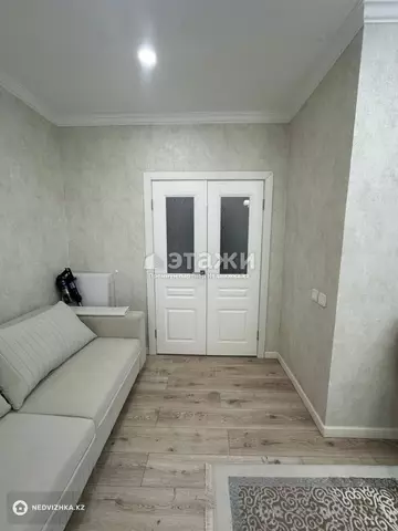 2-комнатная квартира, этаж 9 из 19, 73 м²