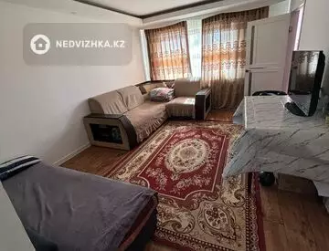 4-комнатная квартира, этаж 3 из 5, 60 м²
