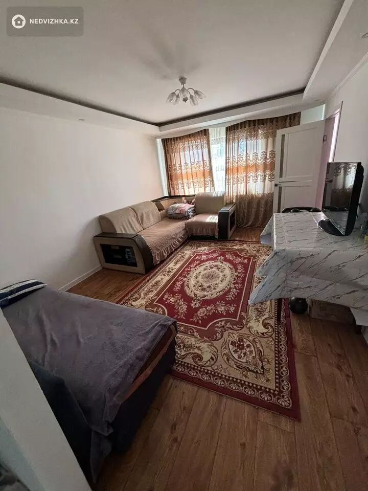 60 м², 4-комнатная квартира, этаж 3 из 5, 60 м², изображение - 1