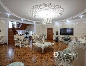 8-комнатный дом, 10 соток, 762 м², на длительный срок