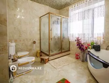 8-комнатный дом, 10 соток, 762 м², на длительный срок