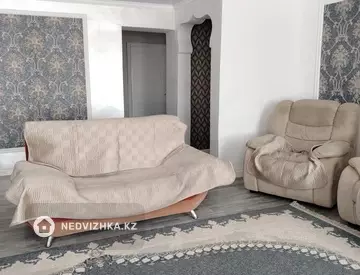 4-комнатная квартира, этаж 4 из 5, 107 м²