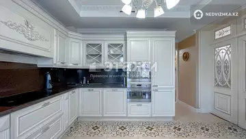 4-комнатная квартира, этаж 2 из 7, 152 м²
