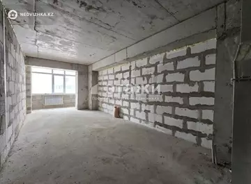 1-комнатная квартира, этаж 3 из 10, 38 м²
