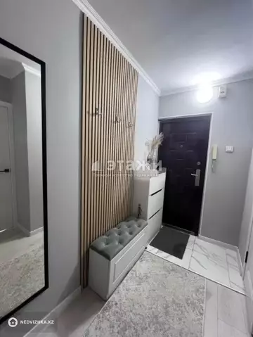 2-комнатная квартира, этаж 4 из 5, 63 м²