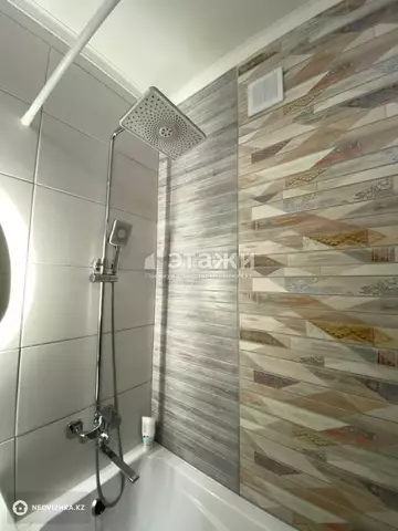 3-комнатная квартира, этаж 3 из 5, 82 м²