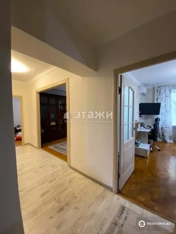 3-комнатная квартира, этаж 3 из 5, 82 м²